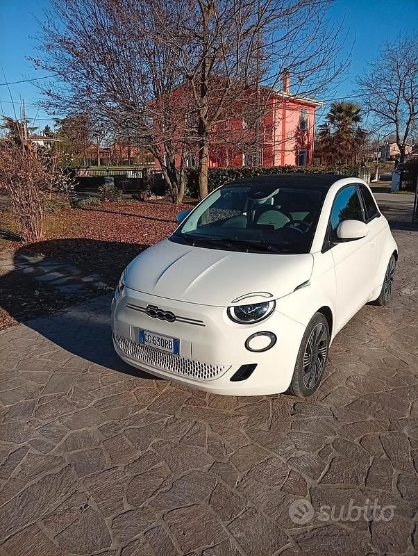 Usata Fiat 500e Icon 69 kW (95 CV) 2021 Bianco Cabrio