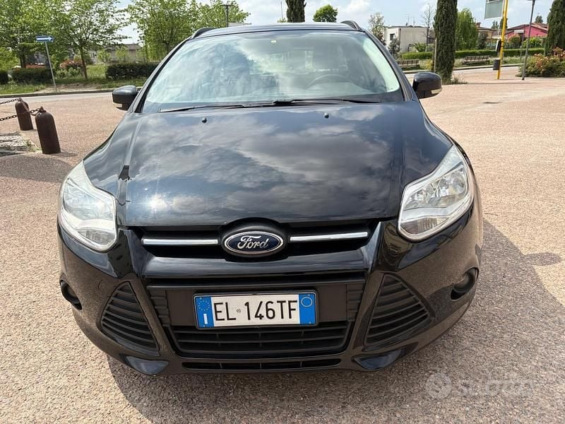 Usata Ford Focus 115 CV (84 kW) 2012 Nero Station wagon