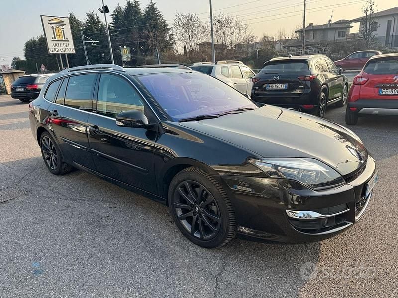 Usata Renault Laguna III 150 CV (110 kW) 2011 Nero Station wagon