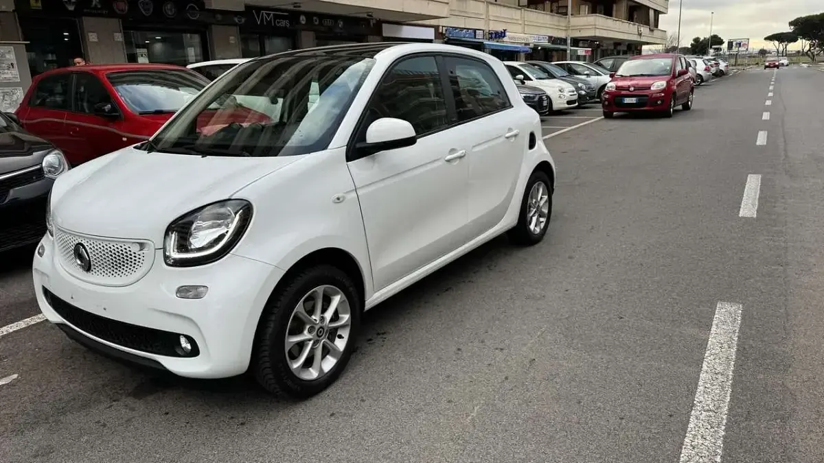 Usata Smart ForFour Passion 90 CV (66 kW) 2019 Bianco Utilitaria