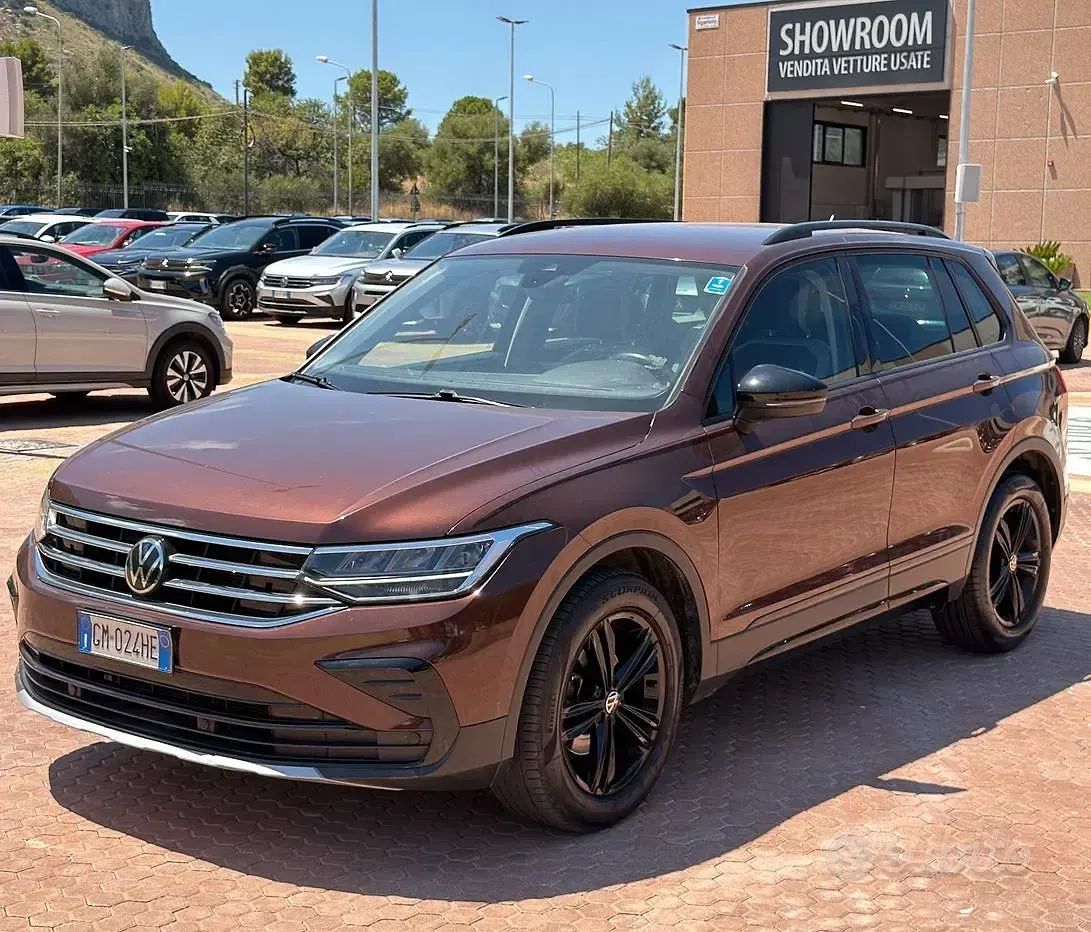 Usata VW Tiguan Comfortline 150 CV (110 kW) 2022 Marrone SUV