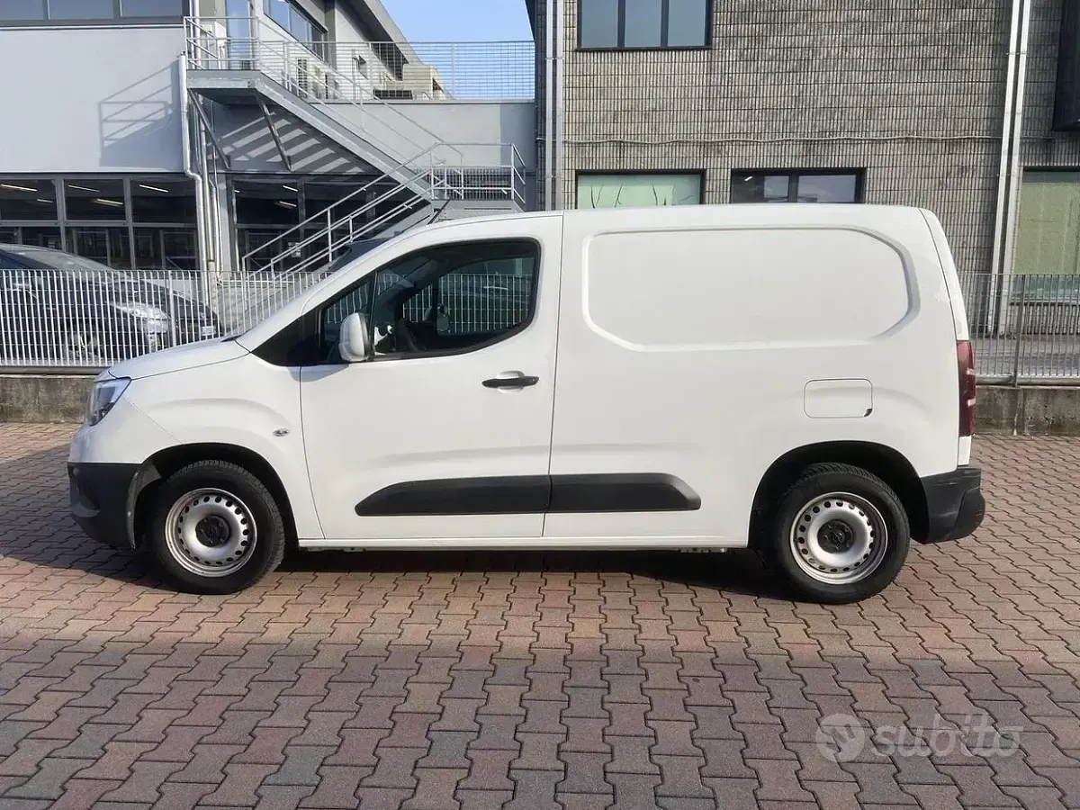 Usata Opel Combo 102 CV (75 kW) 2019 Bianco Monovolume