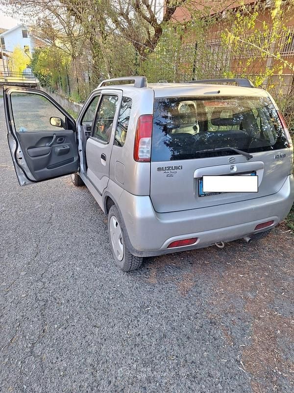 Second-hand Suzuki Ignis 83 CP (61 kW) 2001 Gri Hatchback
