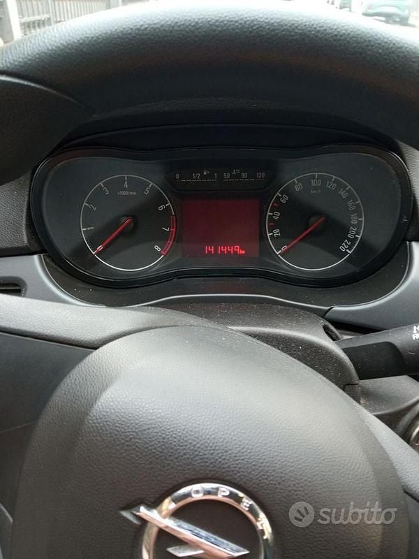 Usata Opel Corsa 90 CV (66 kW) 2017 Nero Utilitaria