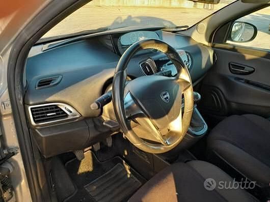 Usata Lancia Ypsilon 116 CV (85 kW) 2013 Utilitaria