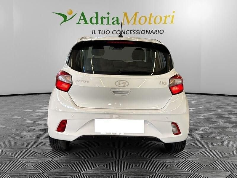 Usata Hyundai i10 67 CV (49 kW) 2023 Bianco Utilitaria