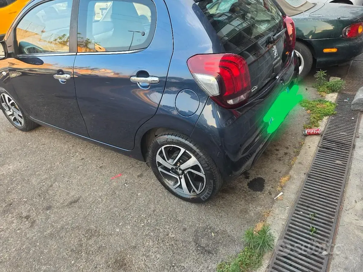 Usata Peugeot 108 Active 69 CV (50 kW) 2018 Bluazzurro Utilitaria