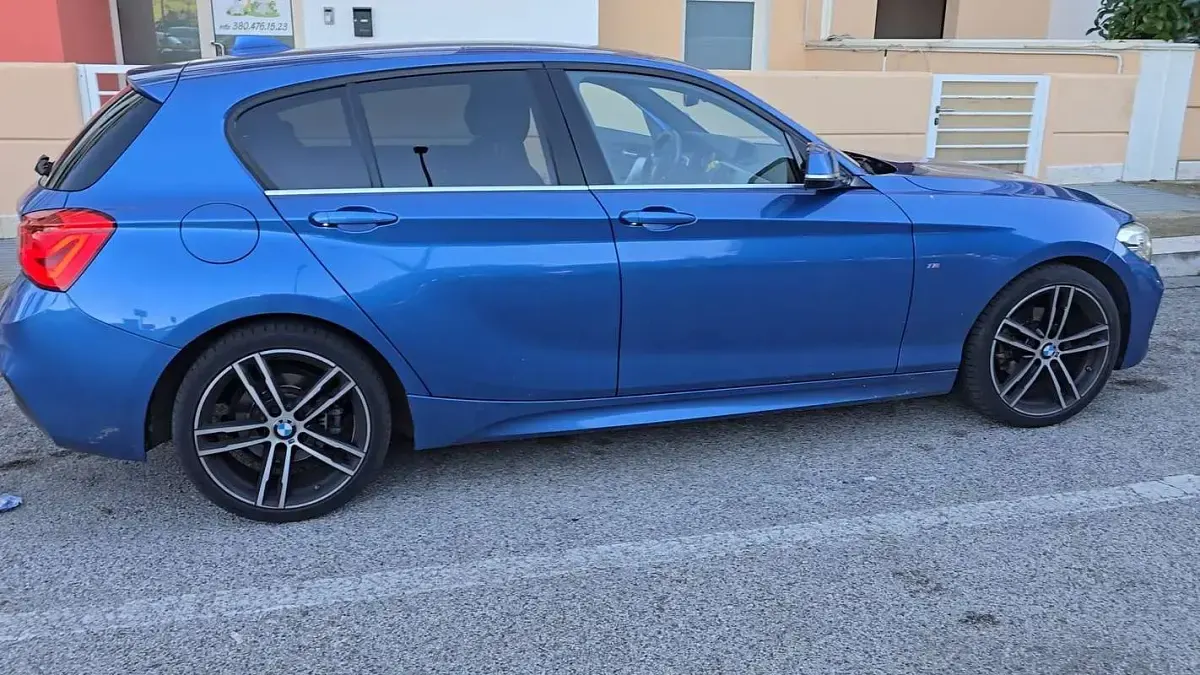 Usata BMW 118 M Sport 150 CV (110 kW) 2019 Blu/azzurro Utilitaria