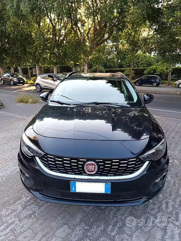 Usata Fiat Tipo Lounge 120 CV (88 kW) 2017 Nero Station wagon