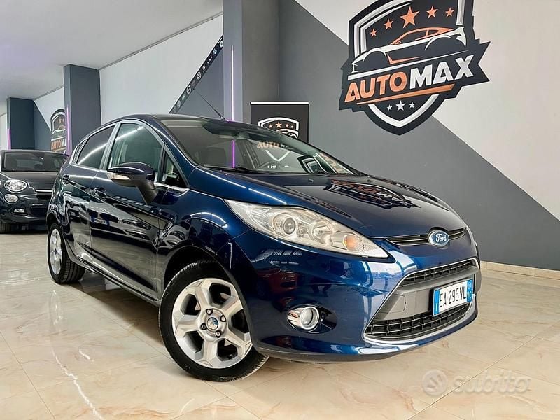 Usata Ford Fiesta Titanium 71 CV (52 kW) 2011 Blu Utilitaria