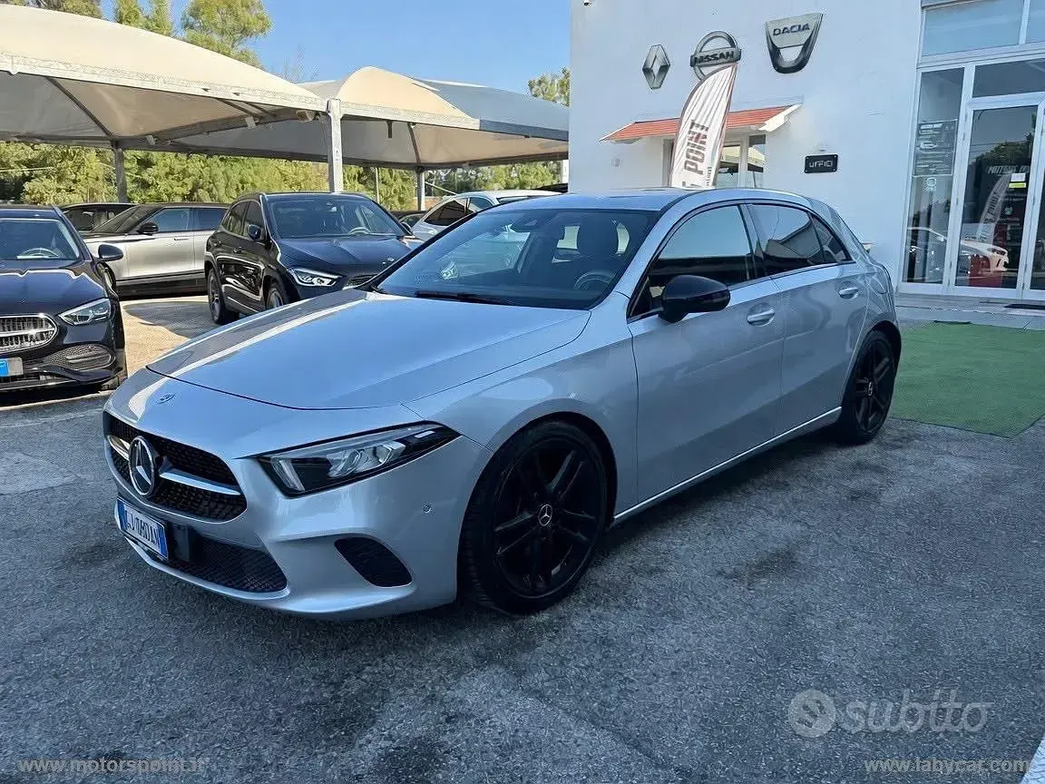 Usata Mercedes A180 Night 116 CV (85 kW) 2022 Grigio Berlina