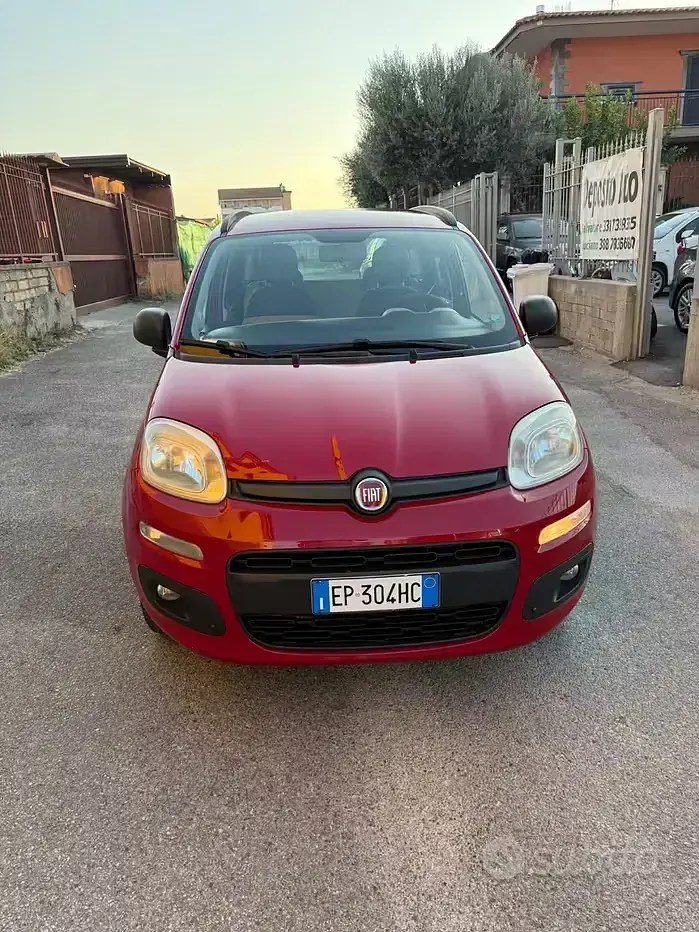 Usata Fiat Panda Lounge 80 CV (58 kW) 2013 Rosso Utilitaria