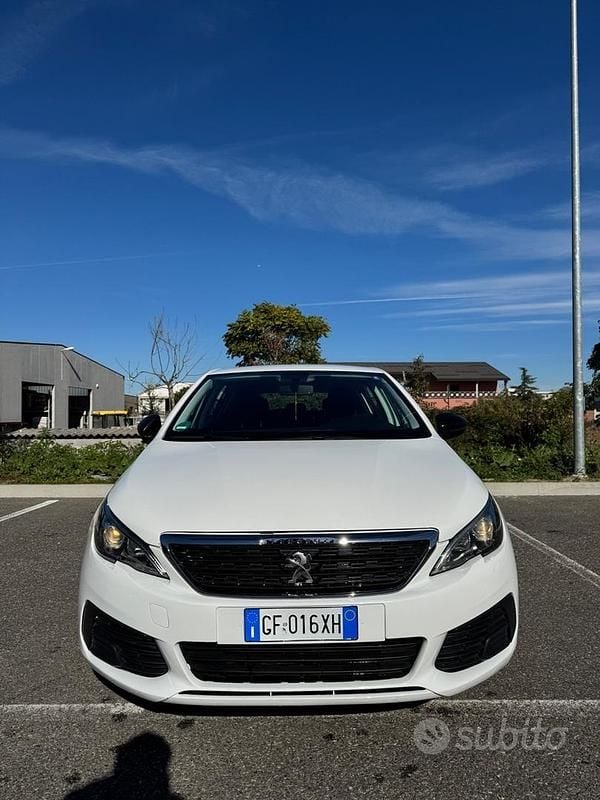 Bianco Usata 2019 Peugeot 308 Business-Line Tre volumi | 7999 € (Super prezzo) - Immagine 1/4