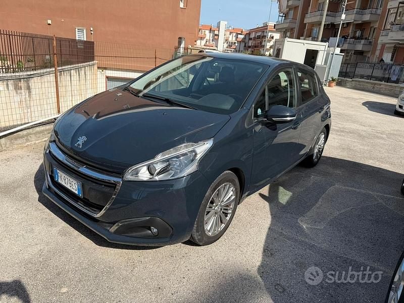 Usata Peugeot 208 Active 82 CV (60 kW) 2017 Grigio Utilitaria