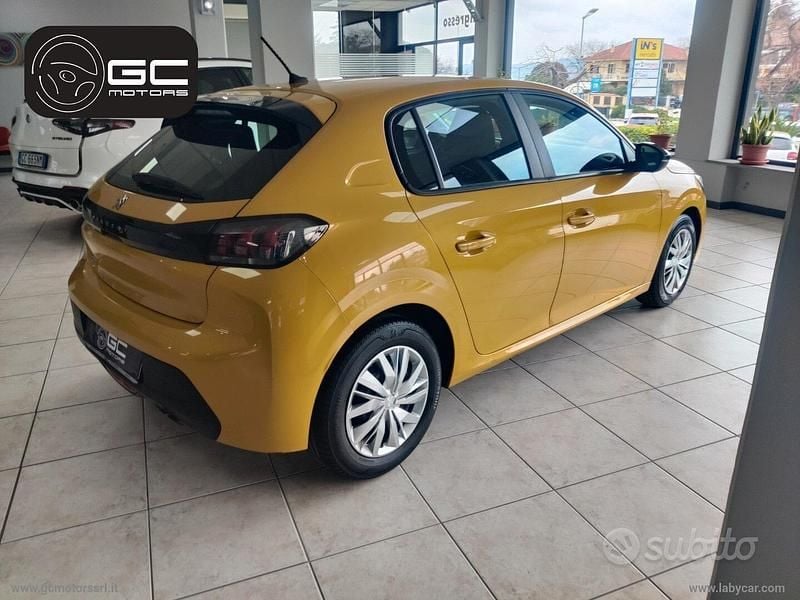 Usata Peugeot 208 Active 74 CV (54 kW) 2023 Giallo Utilitaria