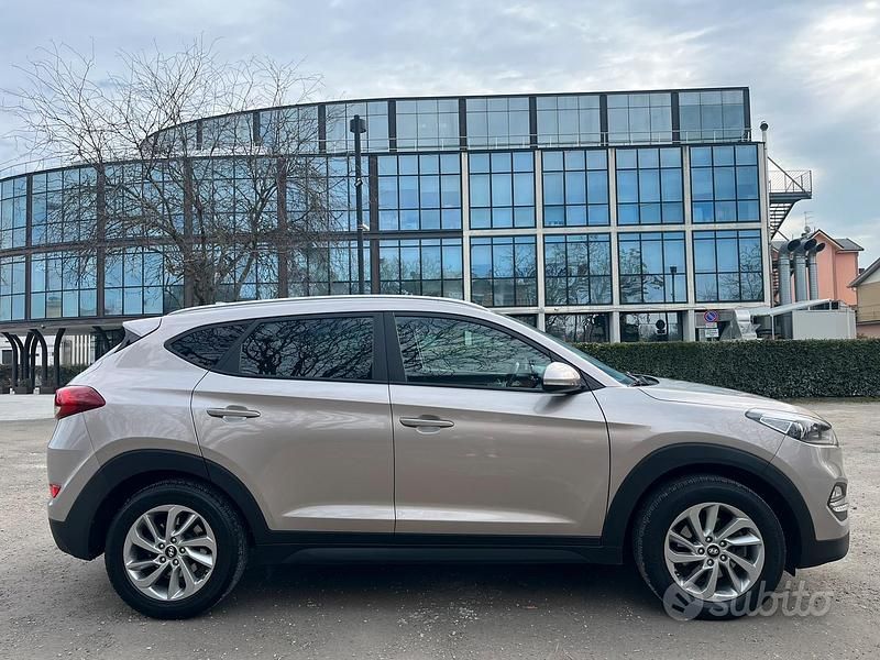 Usata Hyundai Tucson 116 CV (85 kW) 2015 Grigio SUV