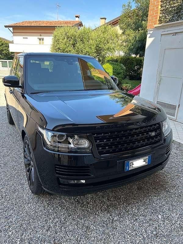 Usata 2017 Land Rover Range Rover Vogue SUV | 37.800 € (Buon prezzo) - Immagine 1/4