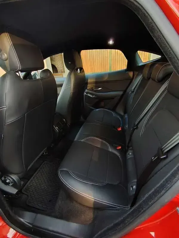 Usata Jaguar E-Pace R-Dynamic 150 CV (110 kW) 2019 Rosso SUV