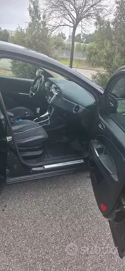 Usata Lancia Delta 120 CV (88 kW) 2012 Nero Utilitaria
