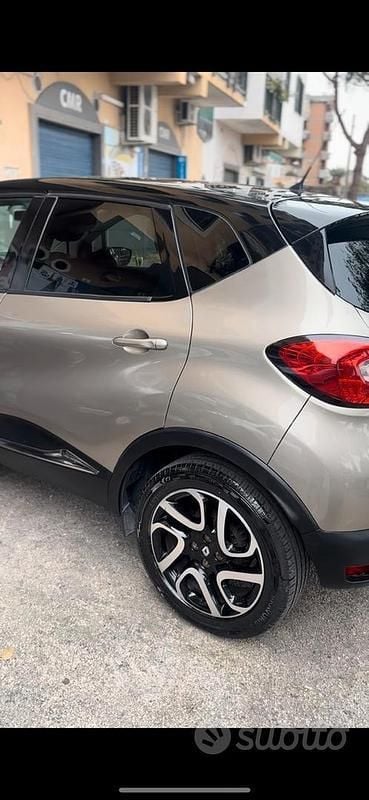 Usata Renault Captur 110 CV (80 kW) 2014 Nero SUV