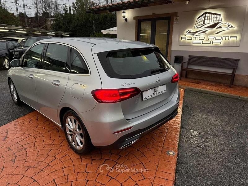 Usata Mercedes B200 Premium 150 CV (110 kW) 2020 Argento Monovolume