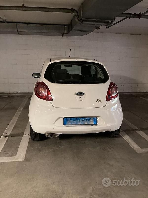 Usata Ford Ka 69 CV (50 kW) 2011 Bianco Utilitaria