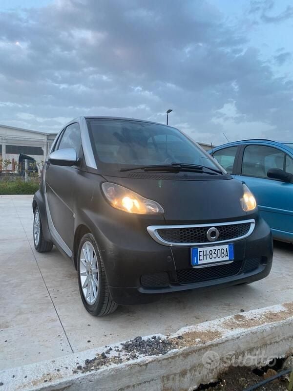 Usata 2010 Smart ForTwo Coupé Utilitaria | 3800 € (Ottimo prezzo) - Immagine 1/4