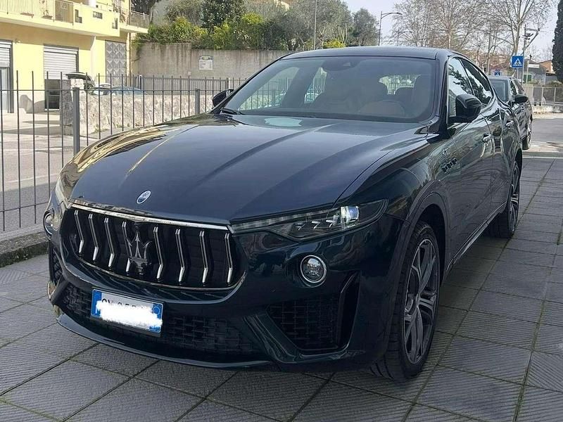 Usata Maserati Levante GT 330 CV (242 kW) 2021 Blu triplo strato SUV