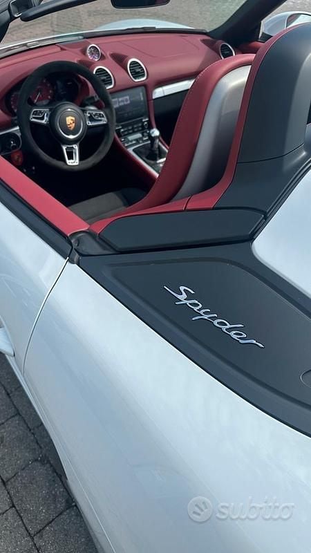 Usata Porsche 718 Spyder 420 CV (308 kW) 2023 Bianco Cabrio