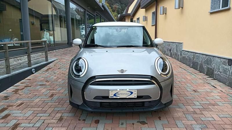 Usata Mini Cooper Essential 136 CV (100 kW) 2023 Argento Utilitaria