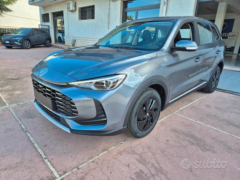 Bianco Nuova 2025 MG ZS Tre volumi | 15.750 € (Ottimo prezzo) - Immagine 1/4