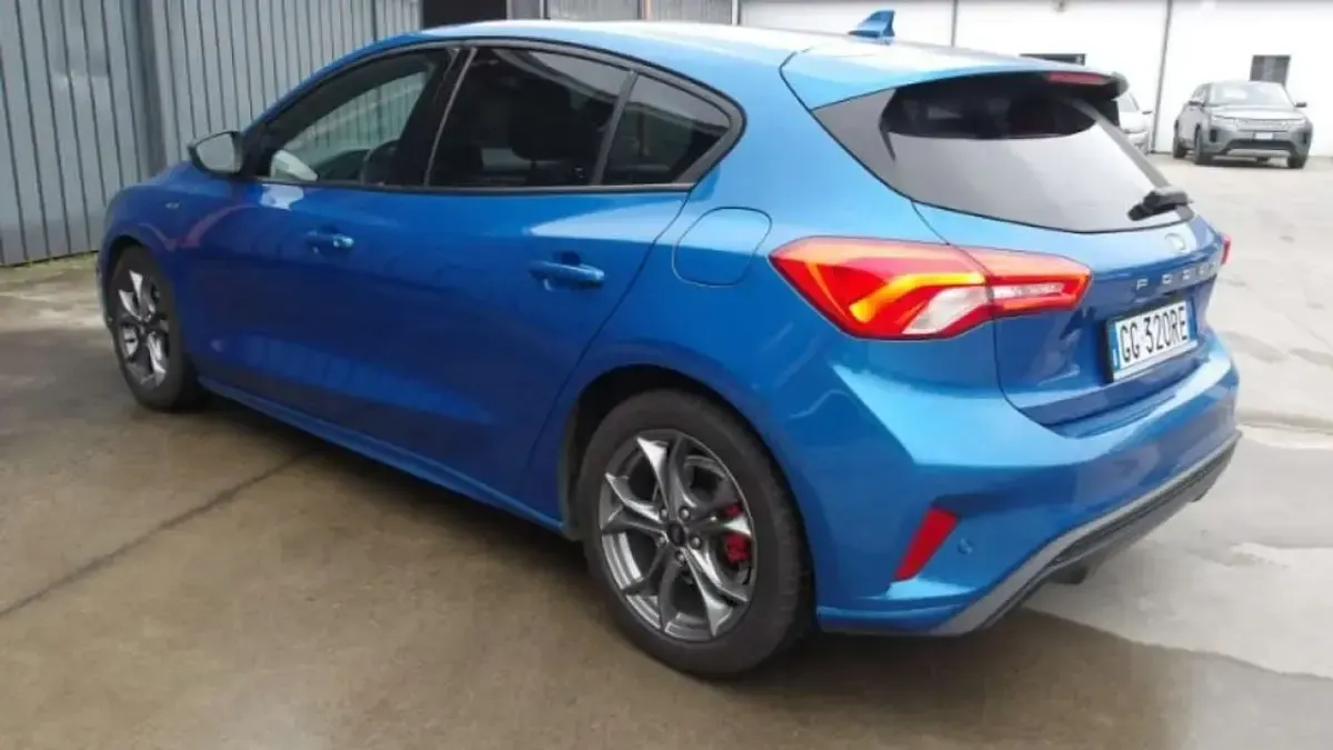 Usata Ford Focus ST-Line 120 CV (88 kW) 2021 Blu/azzurro Berlina