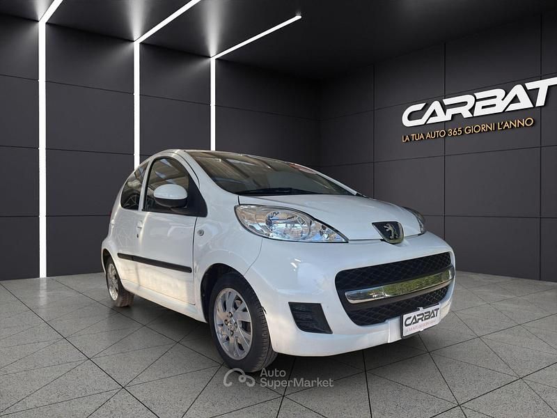Usata Peugeot 107 54 CV (39 kW) 2010 Bianco Utilitaria