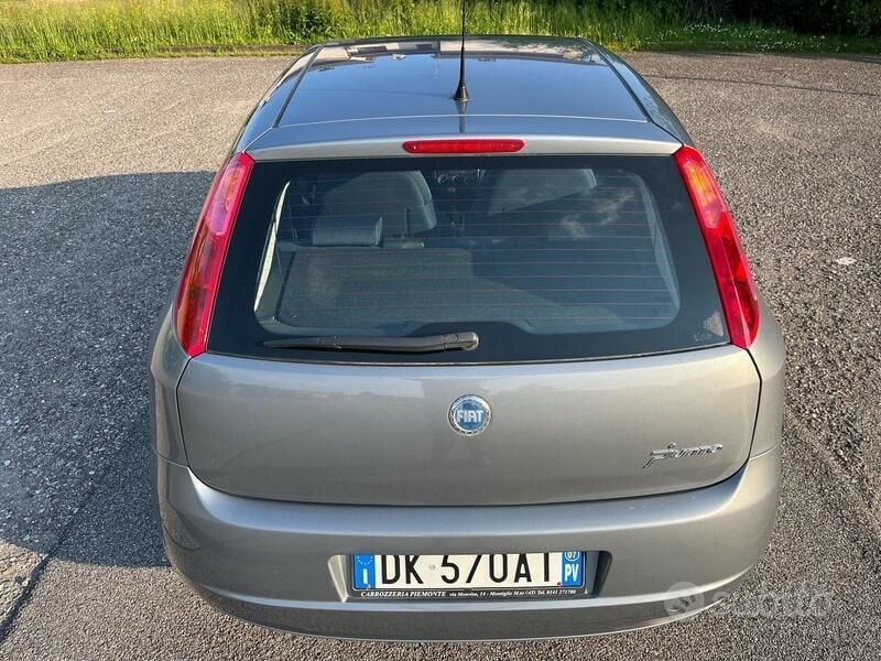 Usata Fiat Grande Punto Active 77 CV (56 kW) 2007 Argento Utilitaria