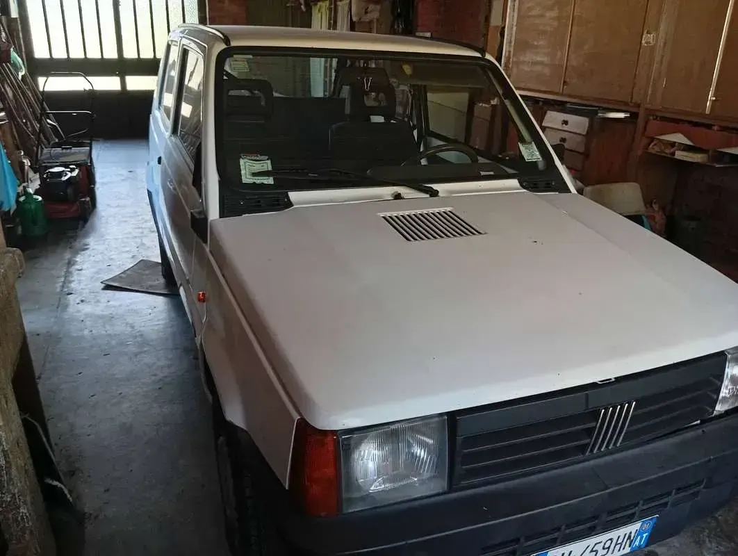 Usata Fiat Panda Young 54 CV (39 kW) 2001 Bianco Monovolume