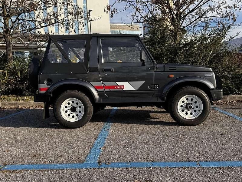 Usata Suzuki Samurai 64 CV (47 kW) 1989 Grigio SUV