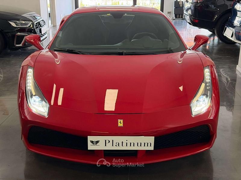Usata Ferrari 488 670 CV (492 kW) 2018 Rosso Coupé