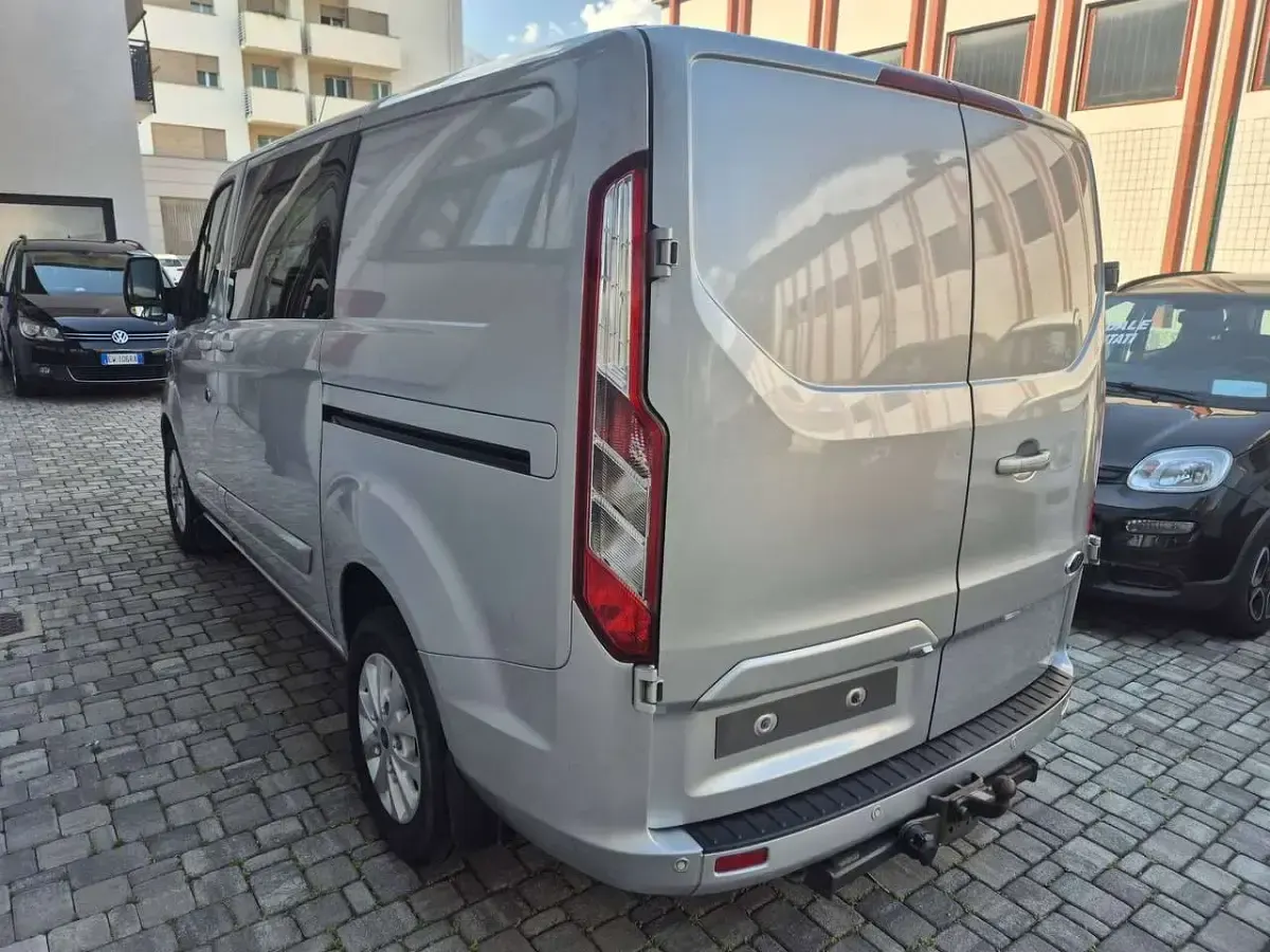 Usata Ford Transit Custom Limited 131 CV (96 kW) 2020 Argento Furgone