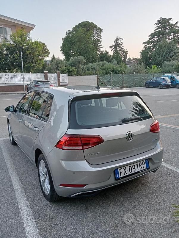 Usata VW Golf VII 130 CV (95 kW) 2019 Grigio Berlina