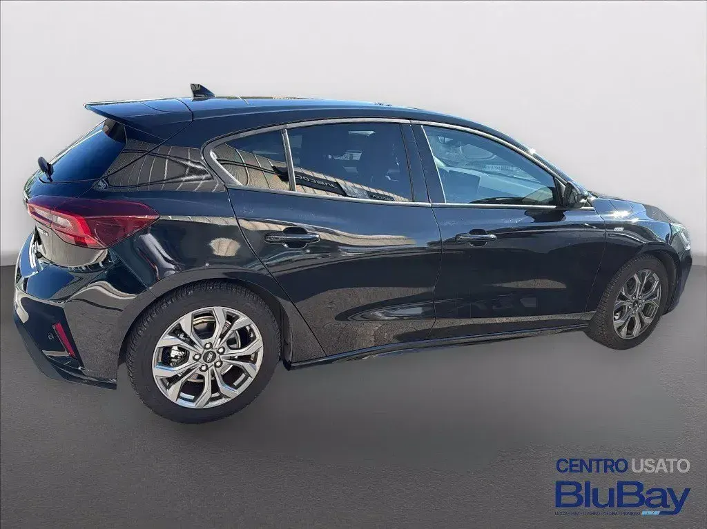 Usata Ford Focus ST-Line X 125 CV (91 kW) 2023 Agate black (metallizzato) Berlina