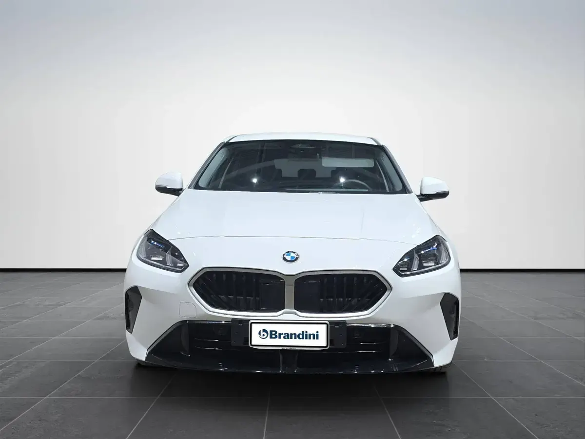 Usata BMW 120 Performance 150 CV (110 kW) 2025 Alpin white pastello Utilitaria