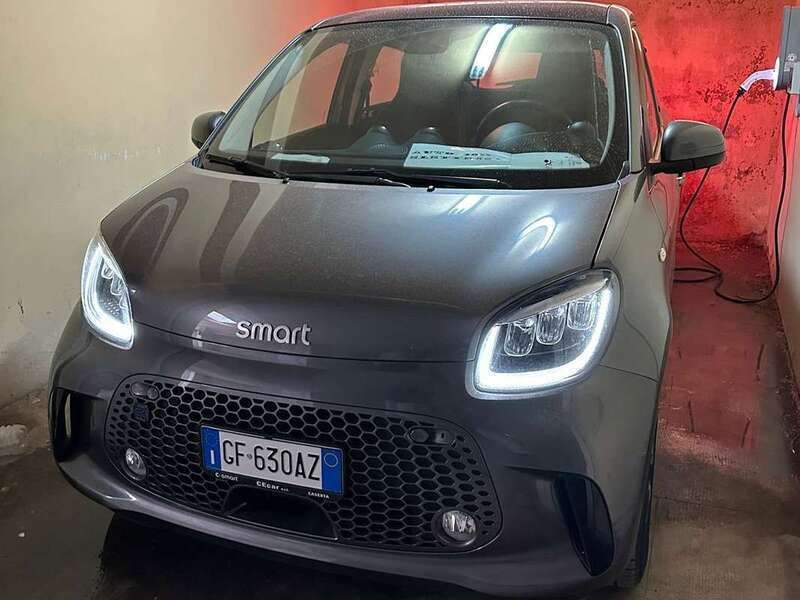 Grigio Usata 2021 Smart ForFour Electric Drive Passion Due volumi | 12.000 € (Buon prezzo) - Immagine 1/4