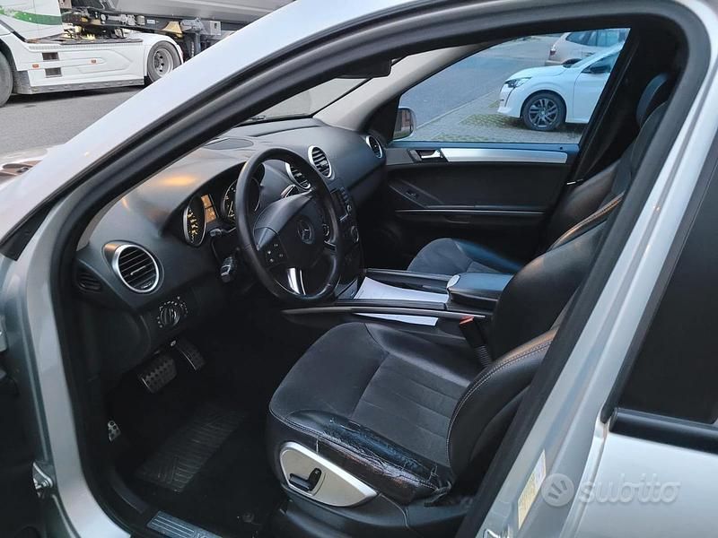 Usata Mercedes ML320 2006 Grigio SUV