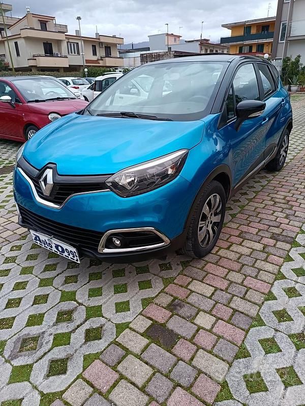 Usata Renault Captur Zen 90 CV (66 kW) 2017 Blu SUV