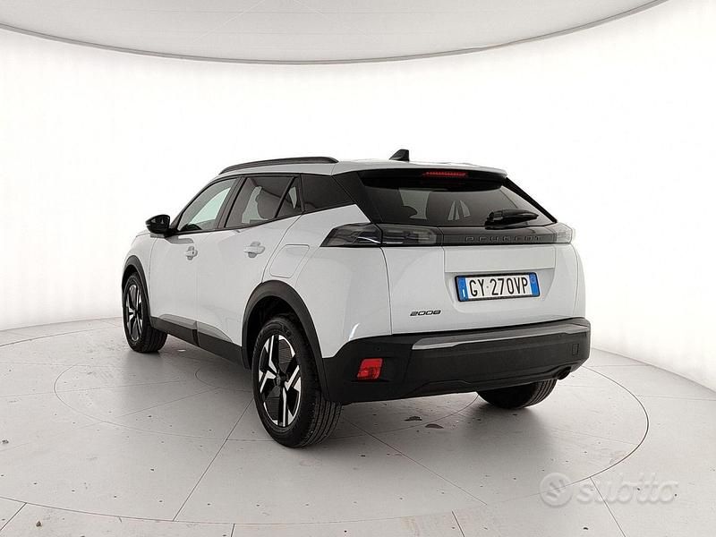 Usata Peugeot 2008 Allure 101 CV (74 kW) 2025 Bianco SUV