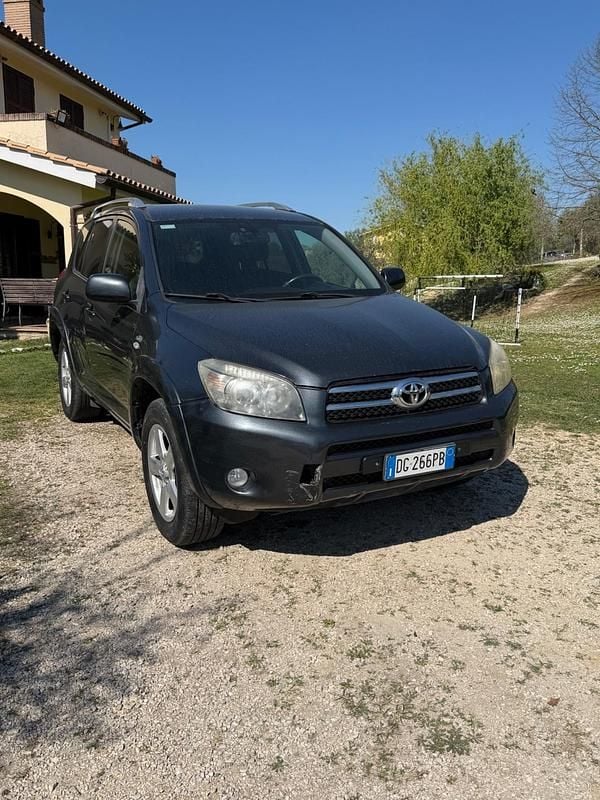 Usata Toyota RAV4 Luxury 176 CV (129 kW) 2008 Nero SUV