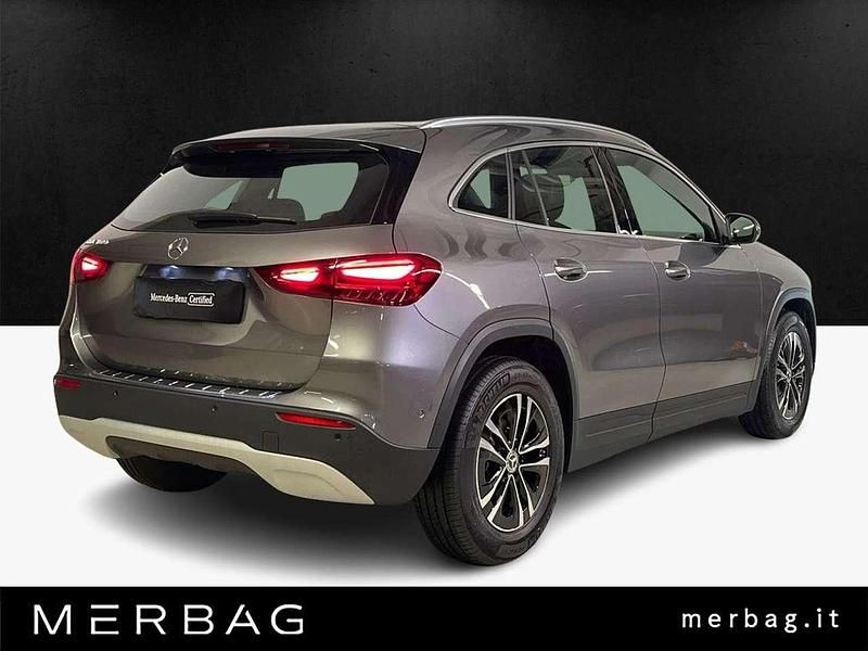 Nuova Mercedes GLA180 Advanced 136 CV (100 kW) 2025 Grigio SUV