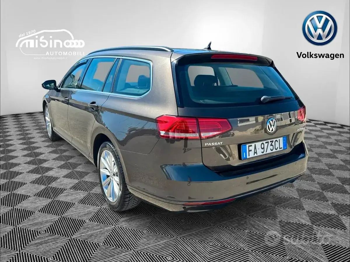 Usata VW Passat Highline 150 CV (110 kW) 2015 Grigio Station wagon