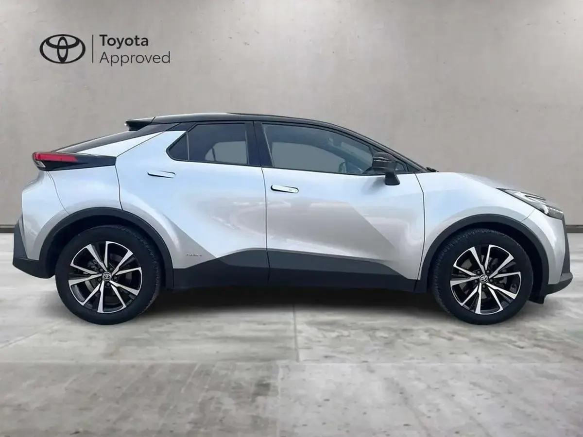 Usata Toyota C-HR Trend 223 CV (164 kW) 2025 Argento SUV