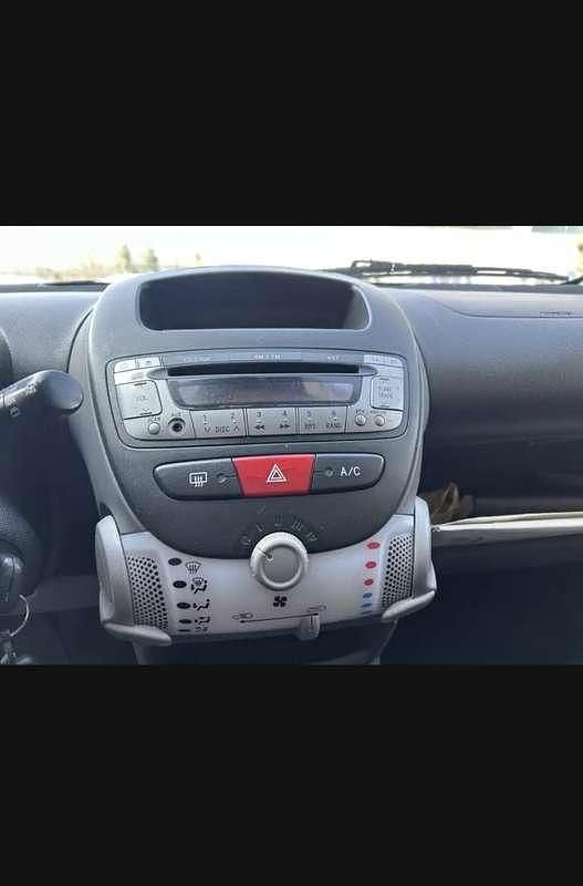 Usata Toyota Aygo Connect Style 68 CV (50 kW) 2011 Utilitaria
